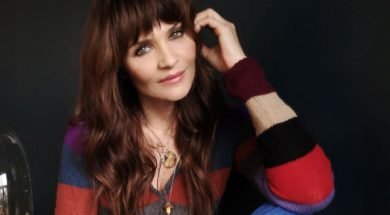 Huawei and Helena Christensen – headshot