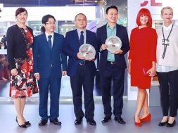 TCL X8 QLED TV and Inverter No-frost Refrigerator won IDG awards (Photo – Business Wire)_1536314676